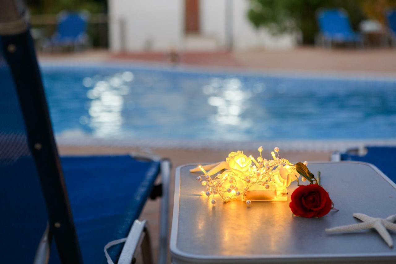 Glyfada Villas ปาราลีอออัสตรอช ภายนอก รูปภาพ